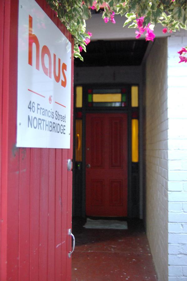 Haus Accommodation - Note - Valid Passport Required To Check-In Пърт Екстериор снимка