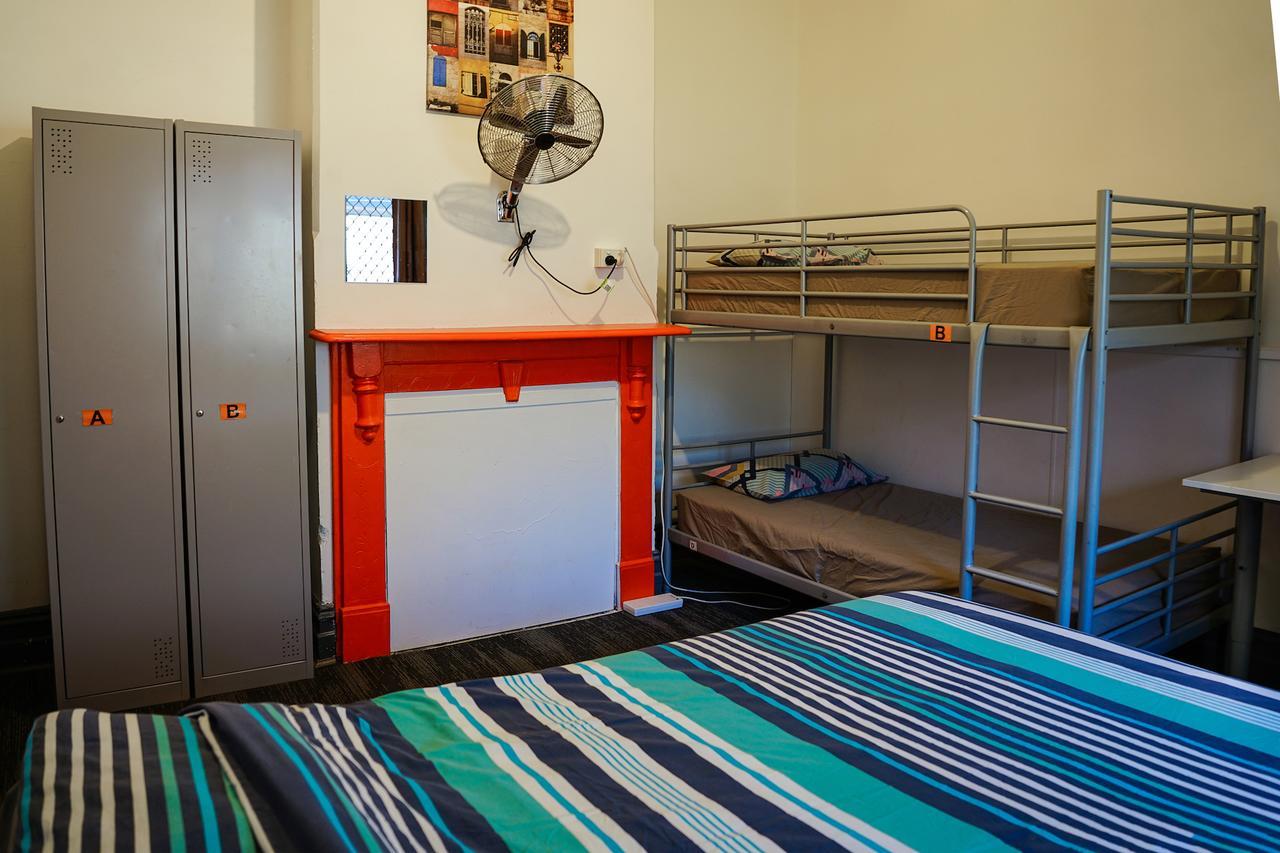 Haus Accommodation - Note - Valid Passport Required To Check-In Пърт Екстериор снимка
